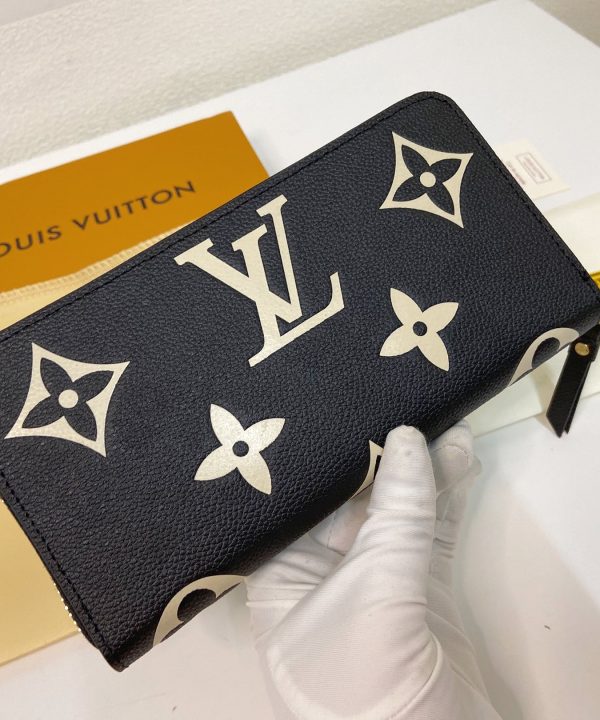 b4afe9bcba7045c9b1687471df69b740-1