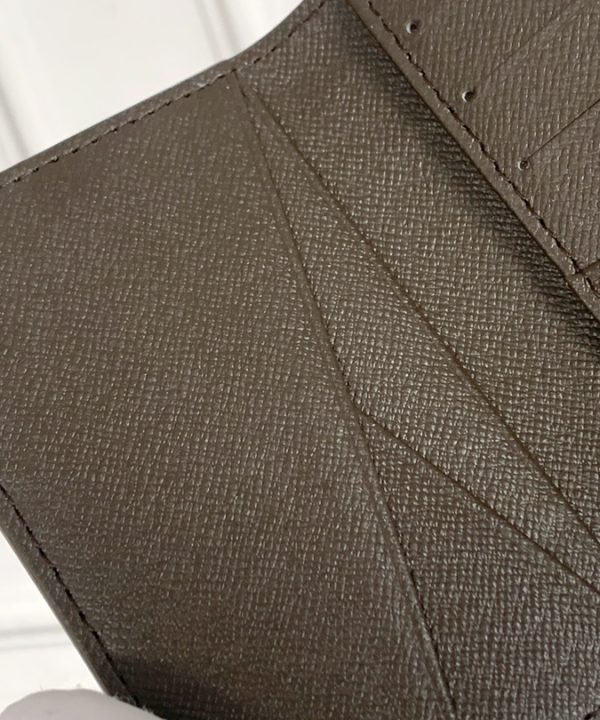 b4fed06cb91a49afb5d4b2f10984a6b9-1