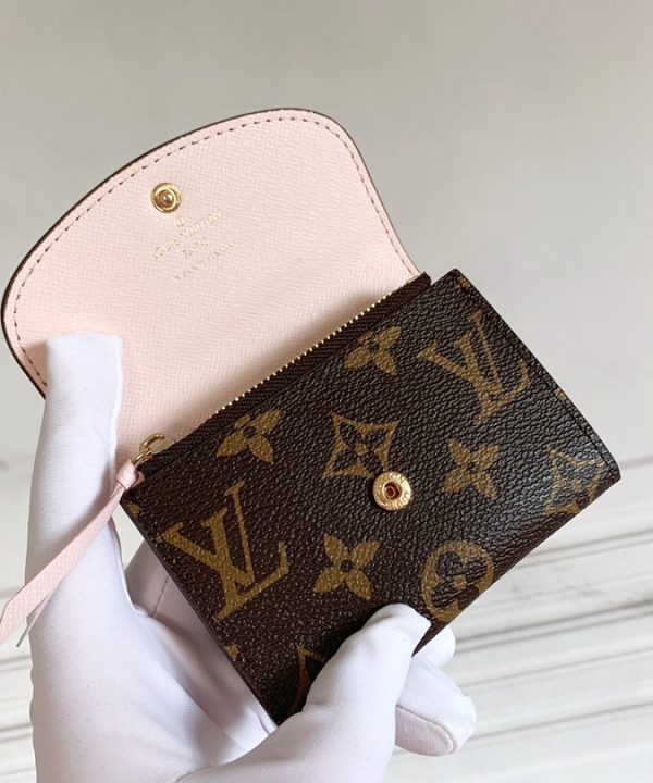 b6370df41361475cba5f013d83cd7e17-1