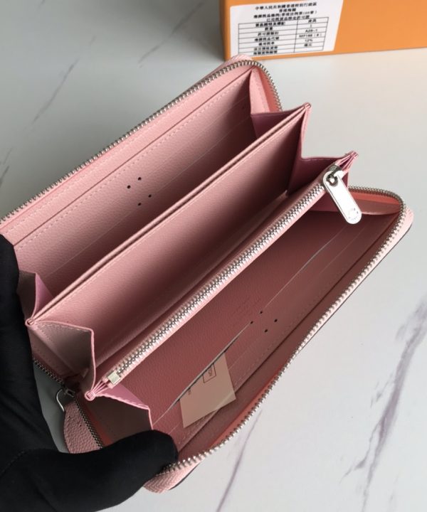 be70133bac10475c92dbe15e57e8a7f9-1