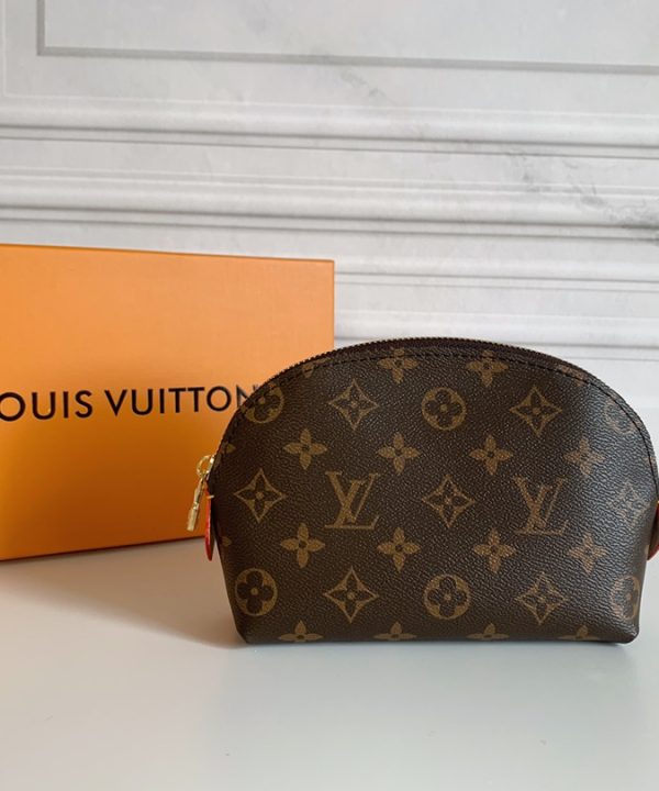 bf8ae009b9014313a1b0f8b6608c63aa-1