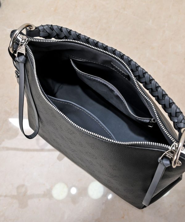 c44aa7e05f8c41cb8ffdf9ac443f4338-1