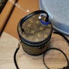 c4d5b862c32f4b5c91e0a2f44b68cb99-1