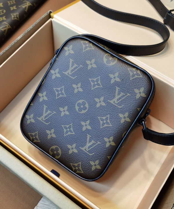 c4ec5c3886ec4aedabc67bd12b0d3530-1