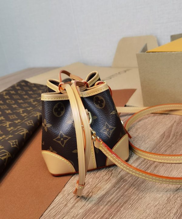 c5c49ba45a204b6482c78183438d77fa-1