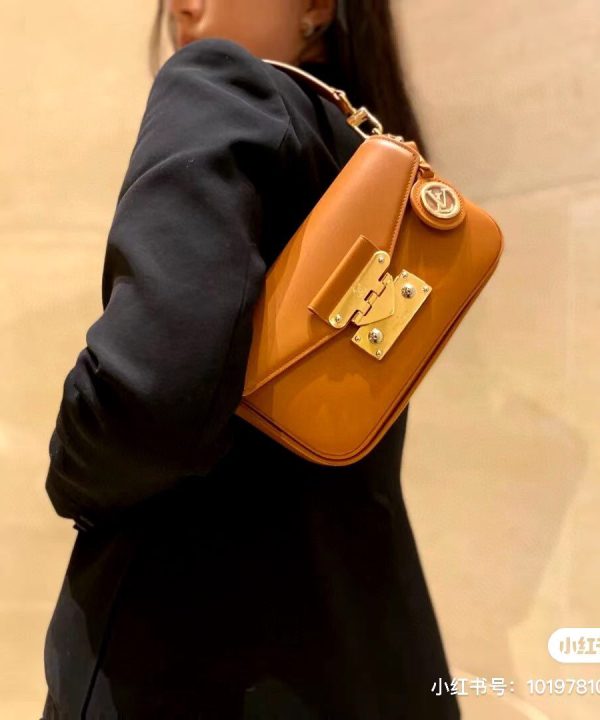 d06244f9b7b64973ae7b93354b581660