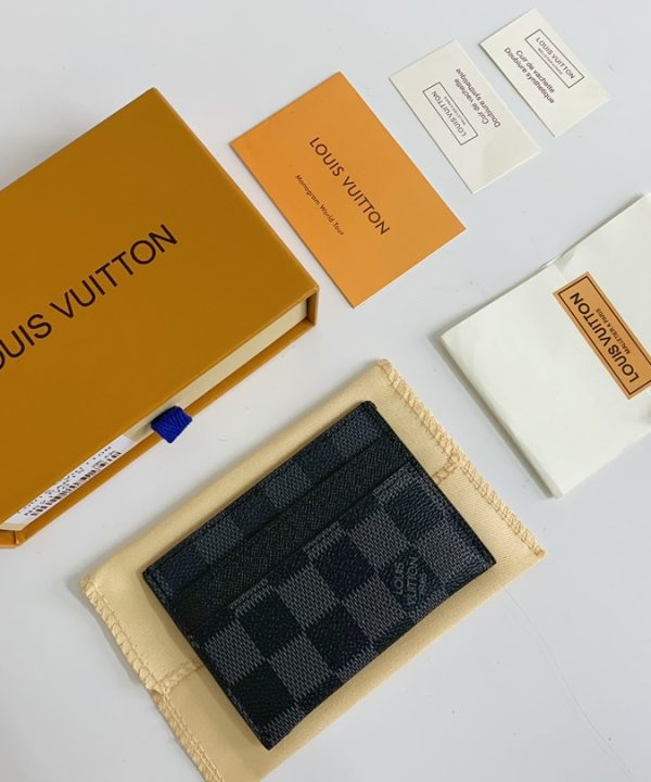 d0acb3b532944ab09ce0dc1478d70560-1