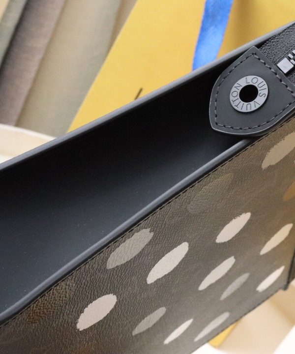 d3c2145b575e4973b9b347a59c6eee64-1