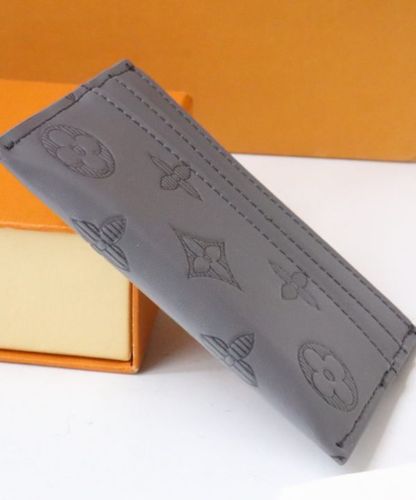 d93b9aab4a084f15a4b19a97ac4fc46b-1