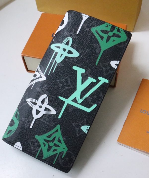 da18d81f98324917a527557dc83717c1-1