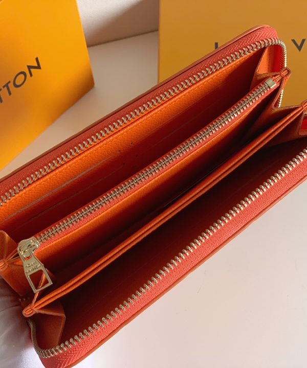 db4fe2d55eb341999f042f4cf8898a63-1