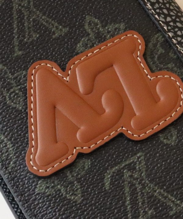 e358e937ceb548aea92c5bf5038f69f7-1