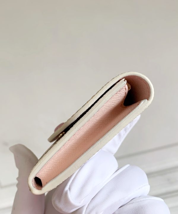 e46ec27f69f642a7ad7317587a6e8147-1