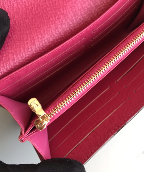 e5fd55cb106b4b63bede86098c974a8a-1