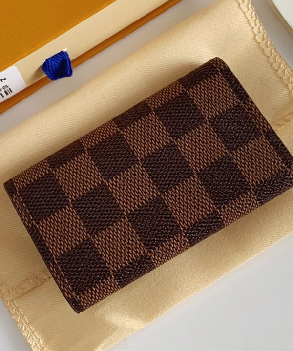 e998726927434e378b4f68ae75274a78-1