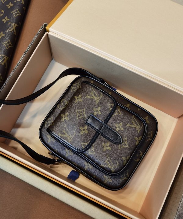 f1439c33b225459a89b18ea17cd77804-1