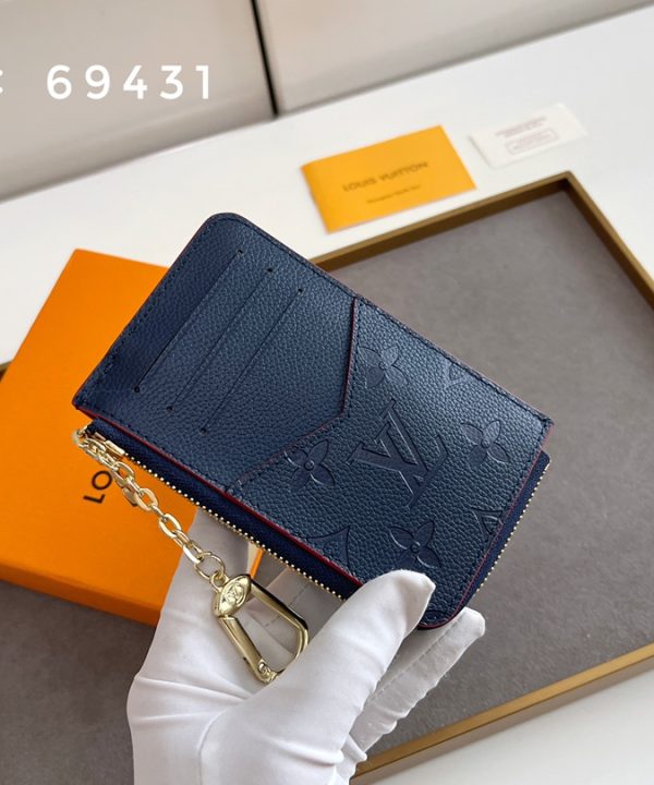 f3b333c221d147b4bd851d434cbf8420-1