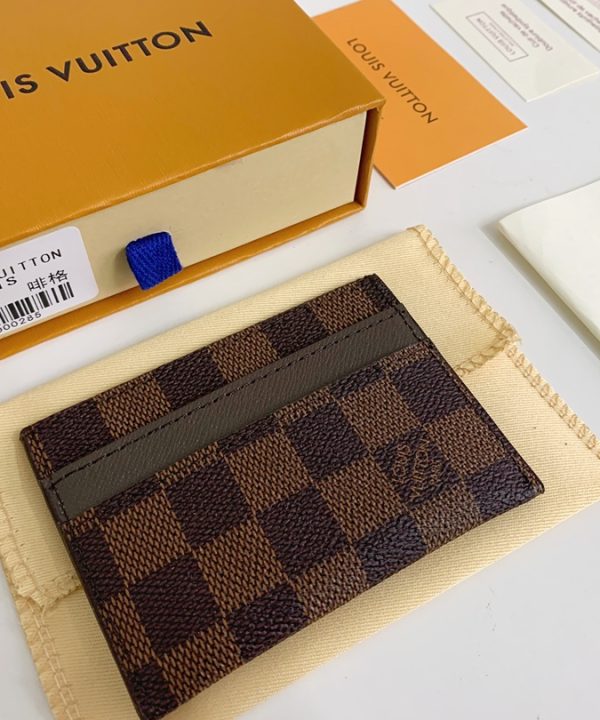 f3eeda464b3c4141a322a08ab22a7f95-1