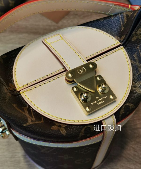 fa52eb4aad9d4118a9c65eb28ca1ef53-1