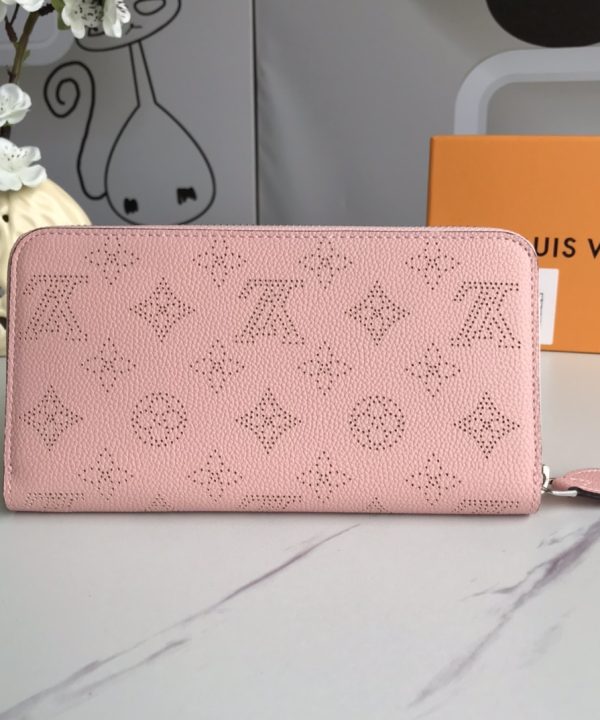 fb40a891416148418ed5b01b01839076-1