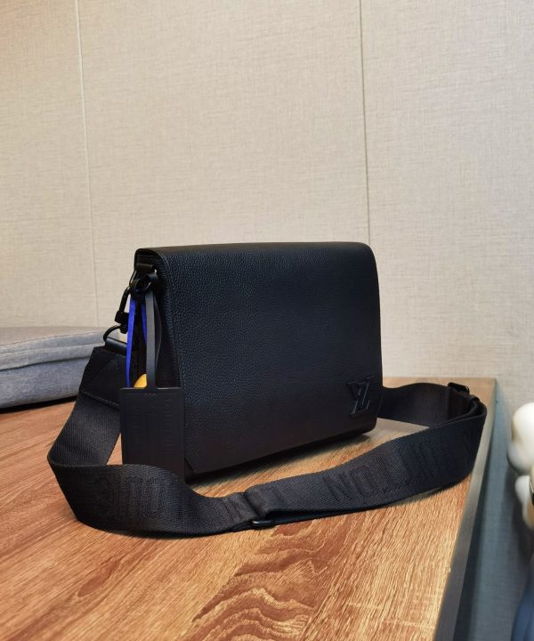 ff5e227fa3e7435dbbba2b0d24bbd029-1