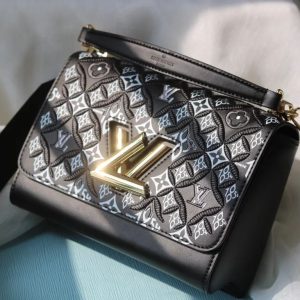 【Louis Vuitton バッグ】Twist  -23 x 17 x 9.5 CM -2色