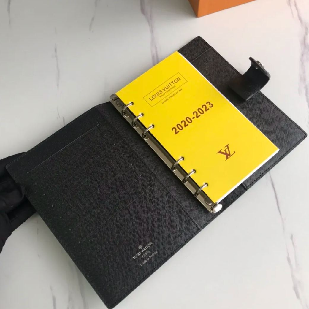 海外発送(10-15日にお届け)【LOUIS VUITTON レディース 財布】14 x 18 cm