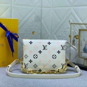 海外発送(10-15日にお届け)【LOUIS VUITTON レディース バッグ】Coussin BB