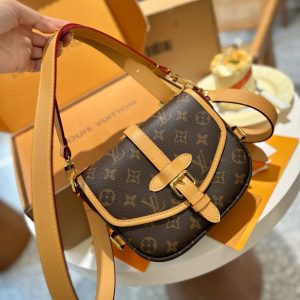 海外発送(10-15日にお届け)【LOUIS VUITTON レディース バッグ 】Saumur bb 20*16*8CM