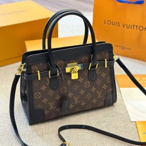 海外発送(10-15日にお届け)【LOUIS VUITTON レディース  バッグ 】 city malle 30*22*15cm