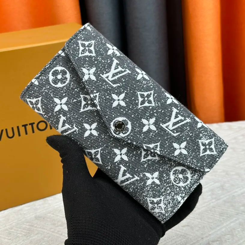 【Louis Vuitton 財布】Vivienne Holidays 19.5 x 10.5 x 2.5CM