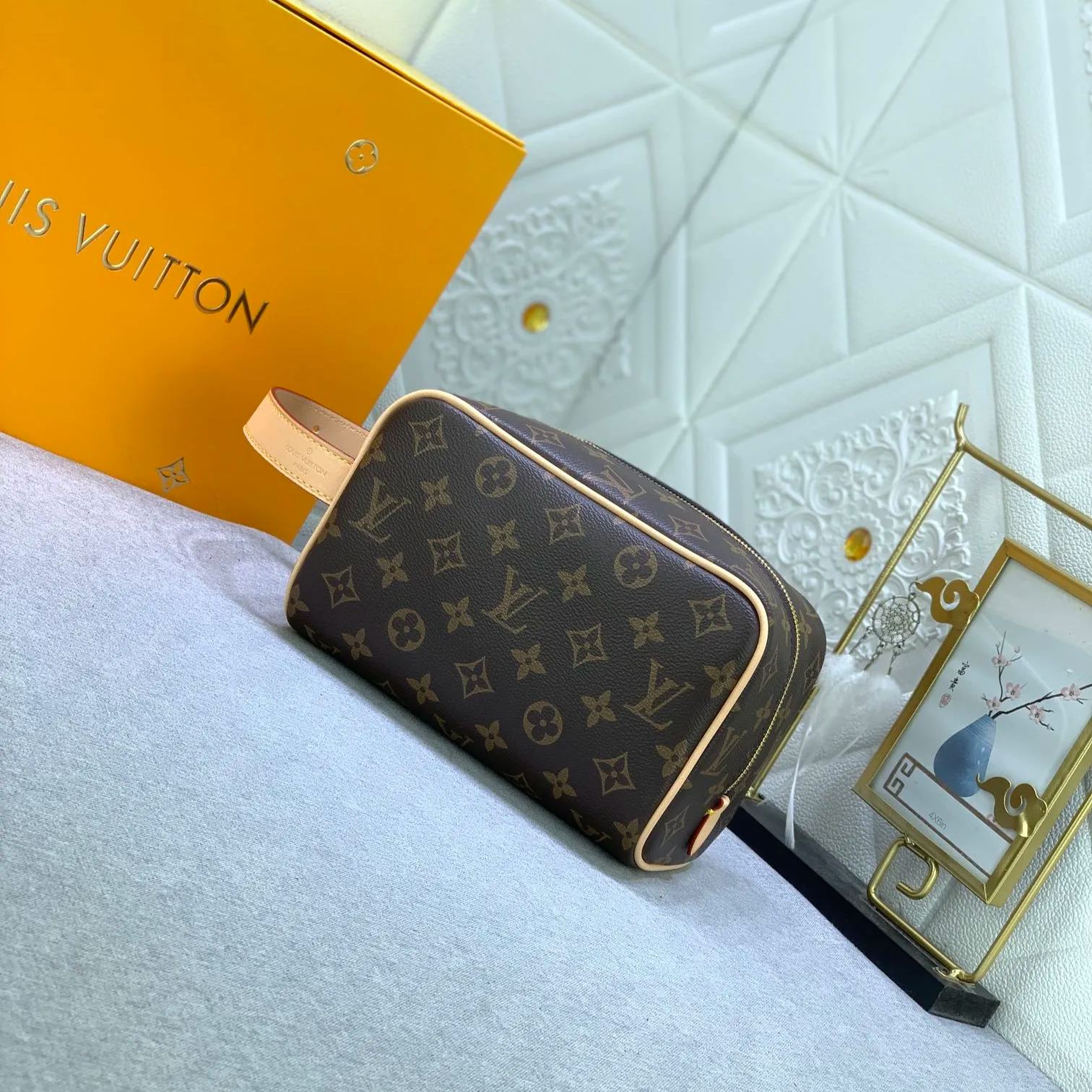 【Louis Vuitton 財布】Locker Dopp Kit