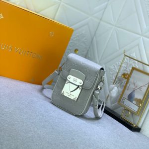 【Louis Vuitton バッグ】 S-Lock Vertical Wearable