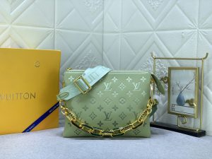 海外発送(10-15日にお届け)  LOUIS VUITTON レディース  バッグ 26 x 20 x 12CM
